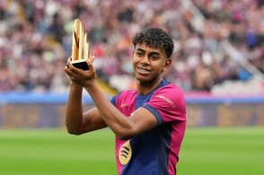 德扑翻牌：面对强范围的防守下注。（德扑翻牌圈：对强范围的防守性下注策略）