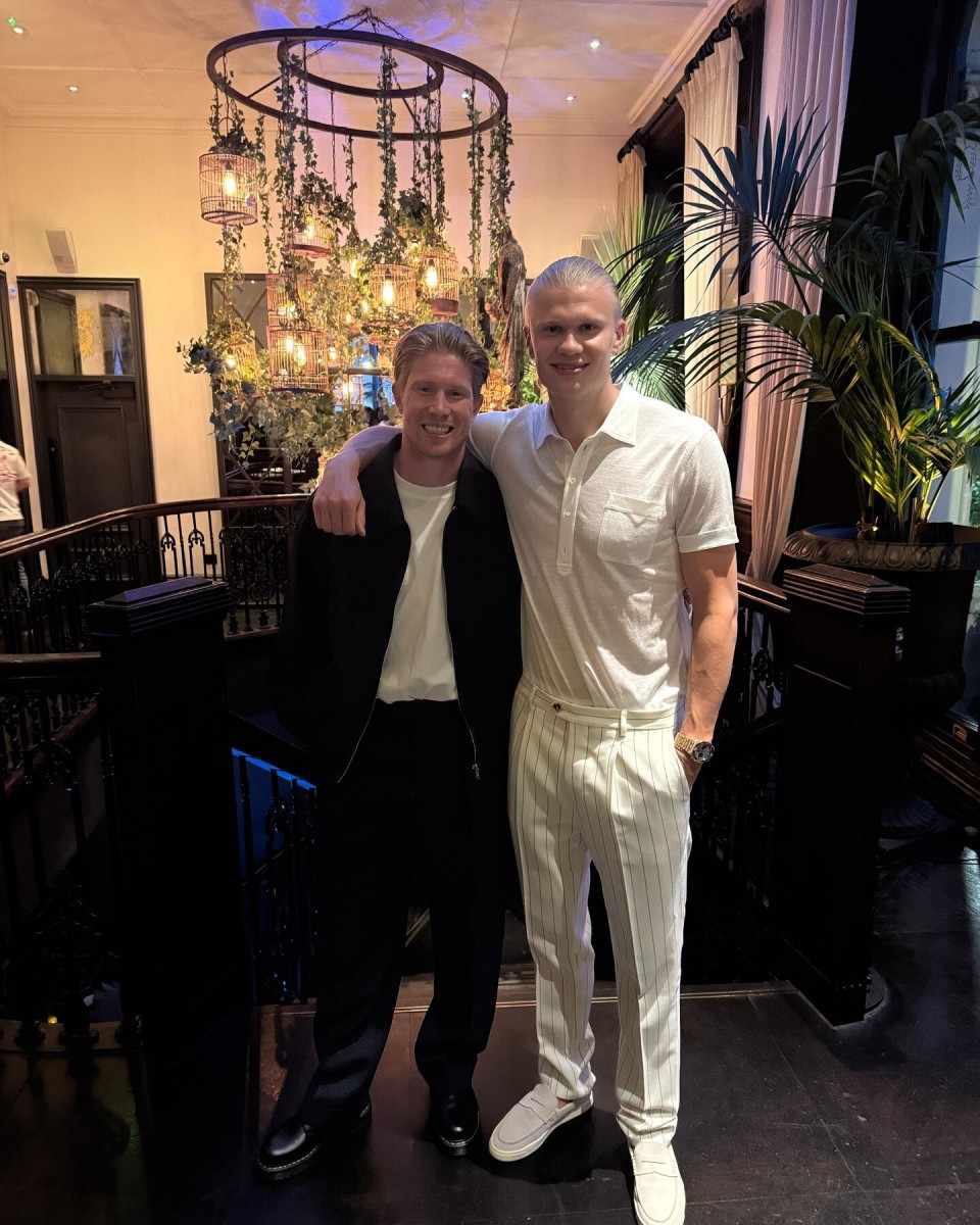 北京时间12月12日凌晨01：45，欧联杯联赛阶段将迎来一场处境迥异的对决。